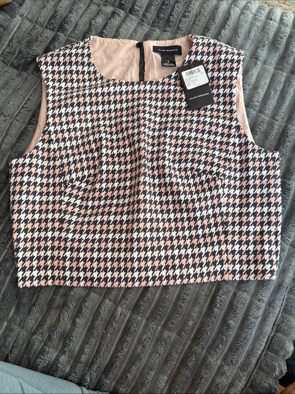 Club Monaco Pink and Black Houndstooth Cropped Shell Chemise NWT Size Small